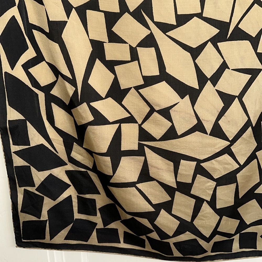 Vintage mid century‎ mod Vera black & tan(gold) rectangle motif large scarf - Picture 4 of 11